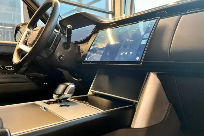 Land Rover Range Rover din 2024 cu 49.184 km - oferta LAN191338 - foto 19