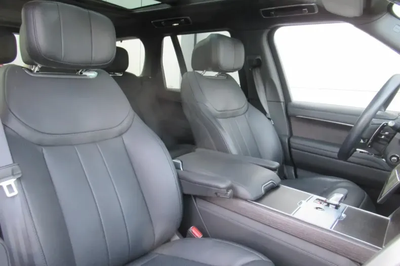 Land Rover Range Rover din 2024 cu 47.982 km - oferta LAN191339 - foto 9