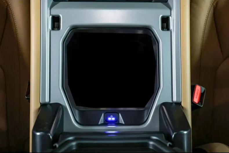 Land Rover Defender din 2024 cu 17.900 km - oferta LAN191340 - foto 23