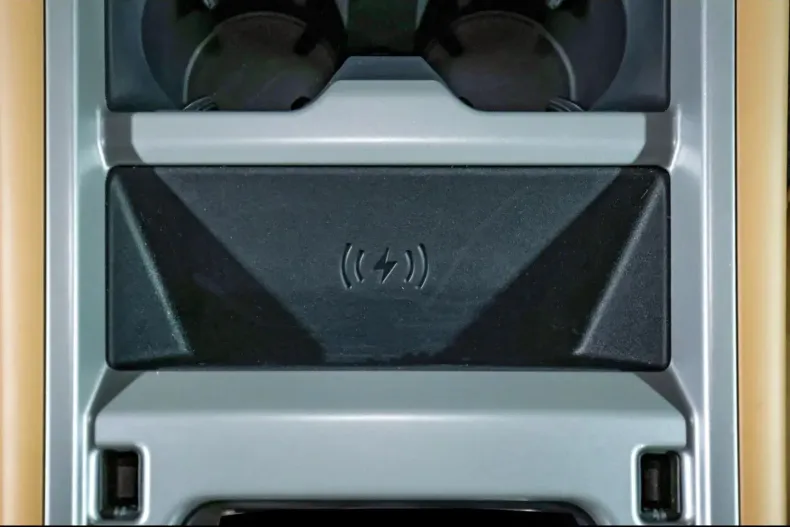 Land Rover Defender din 2024 cu 17.900 km - oferta LAN191340 - foto 24