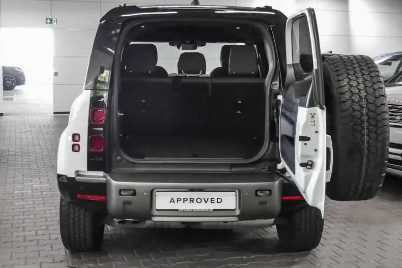 Land Rover Defender din 2023 cu 39.750 km - oferta LAN191341 - foto 4