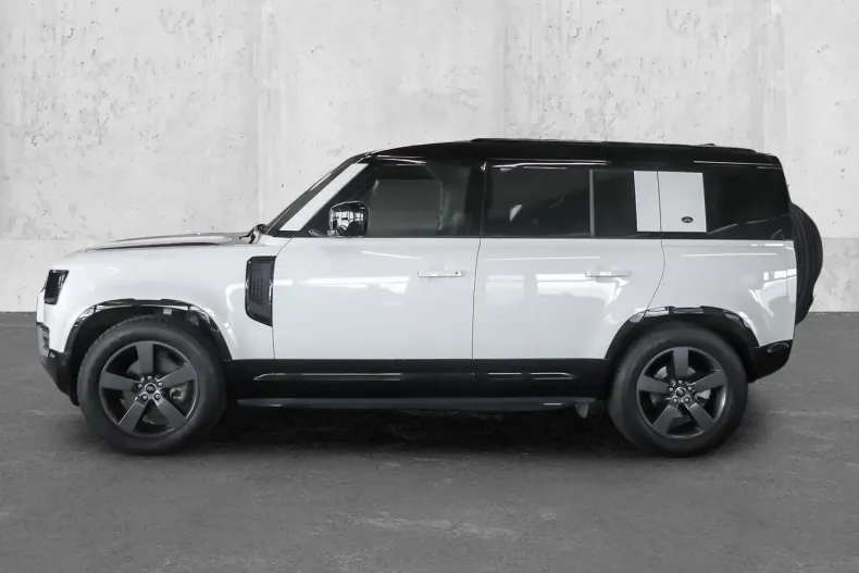Land Rover Defender din 2023 cu 39.750 km - oferta LAN191341 - foto 5