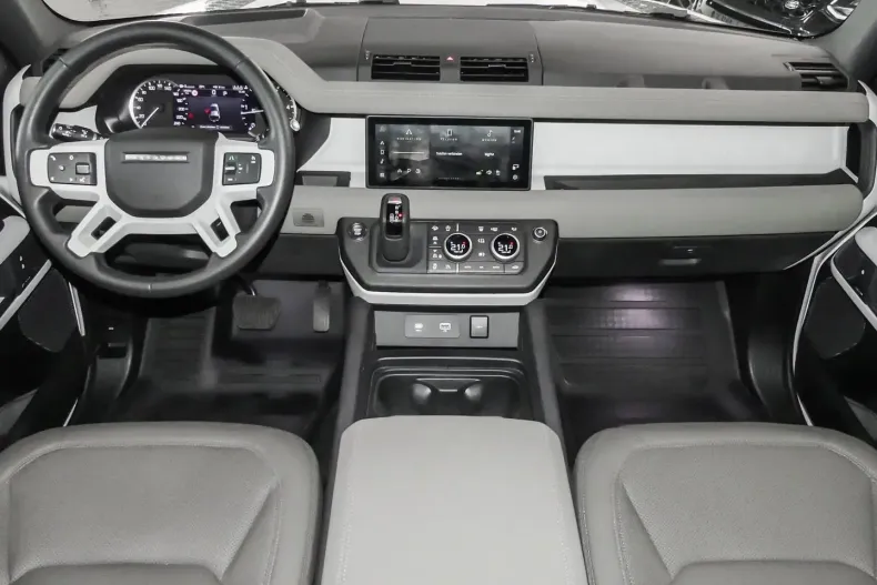 Land Rover Defender din 2023 cu 39.750 km - oferta LAN191341 - foto 7