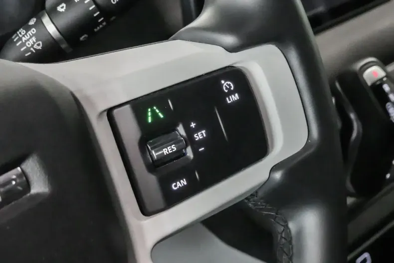 Land Rover Defender din 2023 cu 39.750 km - oferta LAN191341 - foto 13