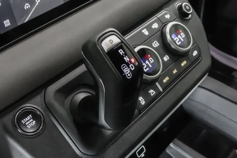 Land Rover Defender din 2023 cu 39.750 km - oferta LAN191341 - foto 14