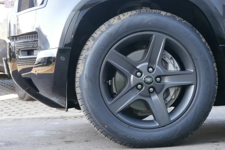 Land Rover Defender din 2024 cu 13.900 km - oferta LAN191343 - foto 9