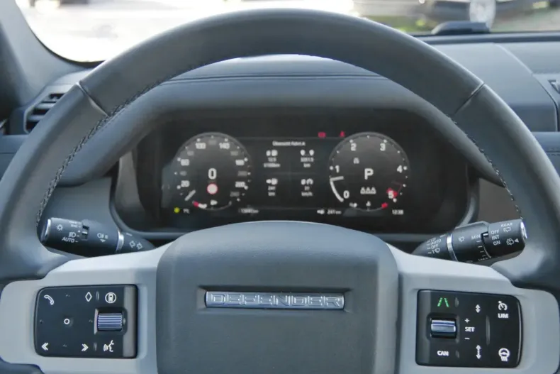 Land Rover Defender din 2024 cu 13.900 km - oferta LAN191343 - foto 15