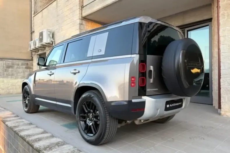 Land Rover Defender din 2023 cu 13.160 km - oferta LAN191344 - foto 7