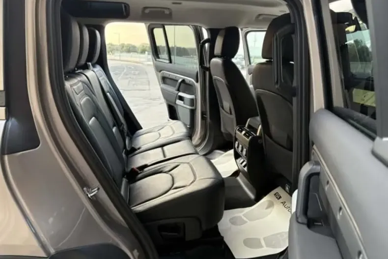 Land Rover Defender din 2023 cu 13.160 km - oferta LAN191344 - foto 11