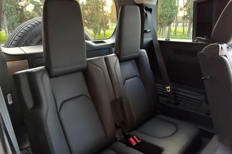 Land Rover Defender din 2023 cu 13.160 km - oferta LAN191344 - foto 12