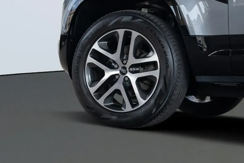 Land Rover Defender din 2023 cu 40.798 km - oferta LAN191345 - foto 9