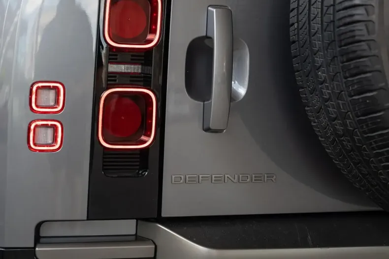 Land Rover Defender din 2023 cu 40.798 km - oferta LAN191345 - foto 13