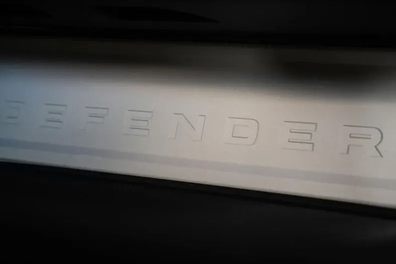 Land Rover Defender din 2023 cu 40.798 km - oferta LAN191345 - foto 14