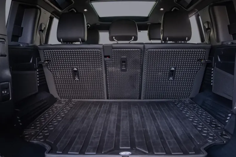 Land Rover Defender din 2023 cu 40.798 km - oferta LAN191345 - foto 25