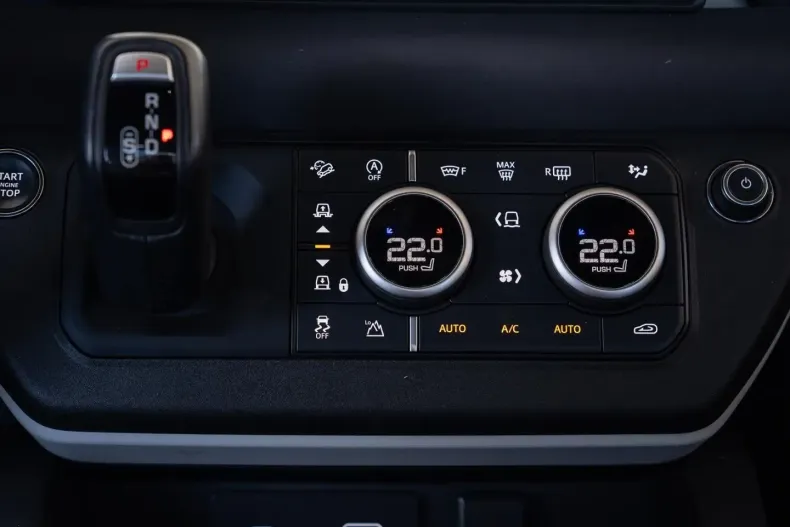 Land Rover Defender din 2023 cu 40.798 km - oferta LAN191345 - foto 28