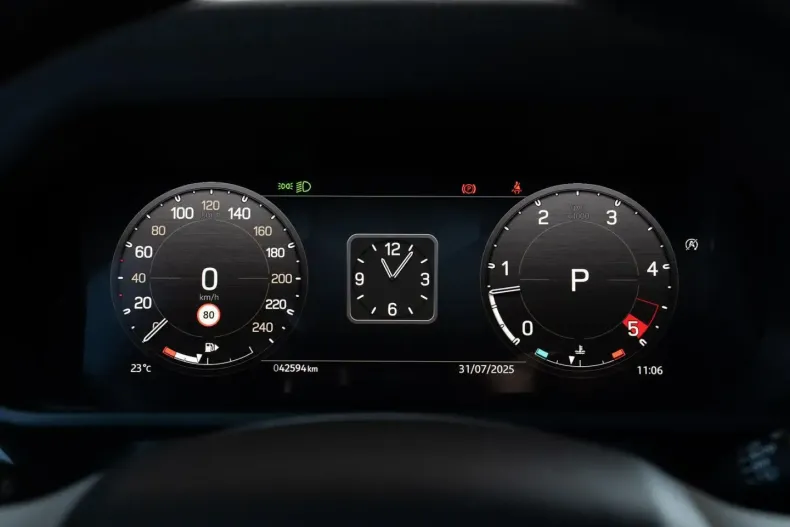 Land Rover Defender din 2023 cu 40.798 km - oferta LAN191345 - foto 32