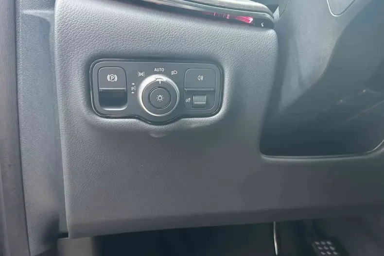 Mercedes-Benz V 300 (Clasa V) din 2024 cu 10.150 km - oferta MER191355 - foto 13