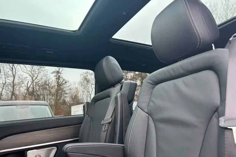 Mercedes-Benz V 300 (Clasa V) din 2024 cu 10.150 km - oferta MER191355 - foto 15