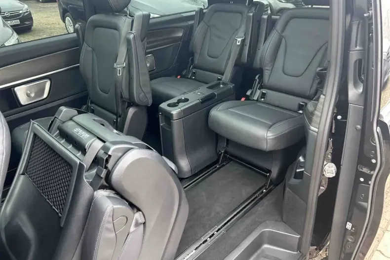 Mercedes-Benz V 300 (Clasa V) din 2024 cu 10.150 km - oferta MER191355 - foto 16