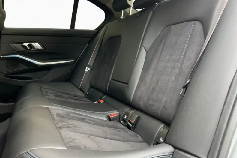 BMW 330 (Seria 3) din 2024 cu 14.800 km - oferta BMW191356 - foto 9