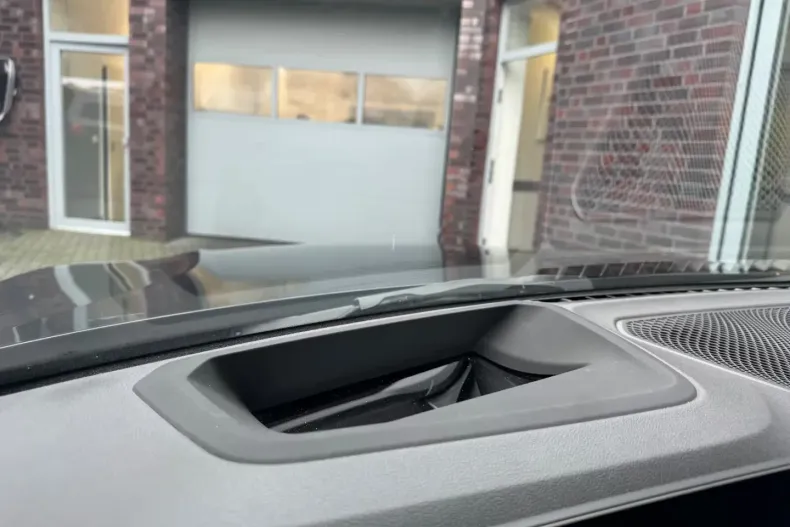 BMW 320 (Seria 3) din 2024 cu 77.300 km - oferta BMW191358 - foto 24