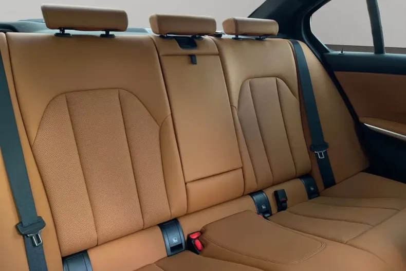 BMW 330 (Seria 3) din 2024 cu 24.550 km - oferta BMW191359 - foto 13