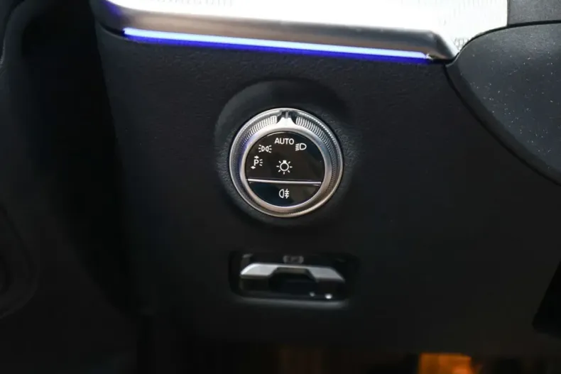 Mercedes-Benz CLE 200 (Clasa CLE) din 2023 cu 4.519 km - oferta MER191361 - foto 18