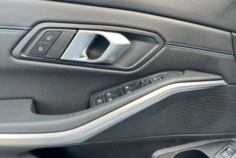 BMW 320 (Seria 3) din 2025 cu 25.560 km - oferta BMW191362 - foto 10