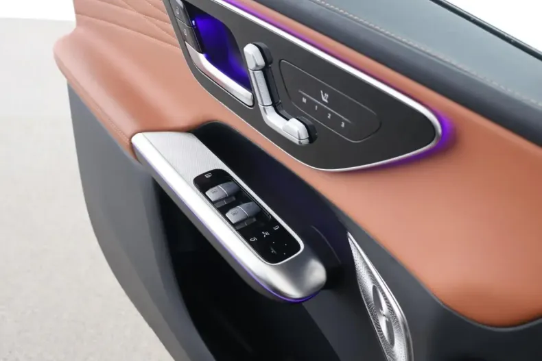 Mercedes-Benz GLC 300 (Clasa GLC) din 2024 cu 19.800 km - oferta MER191372 - foto 12