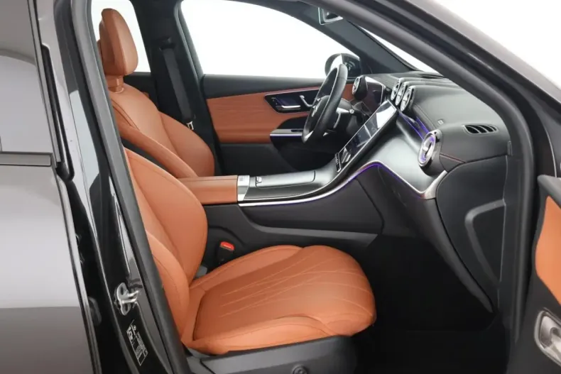 Mercedes-Benz GLC 300 (Clasa GLC) din 2024 cu 19.800 km - oferta MER191372 - foto 13