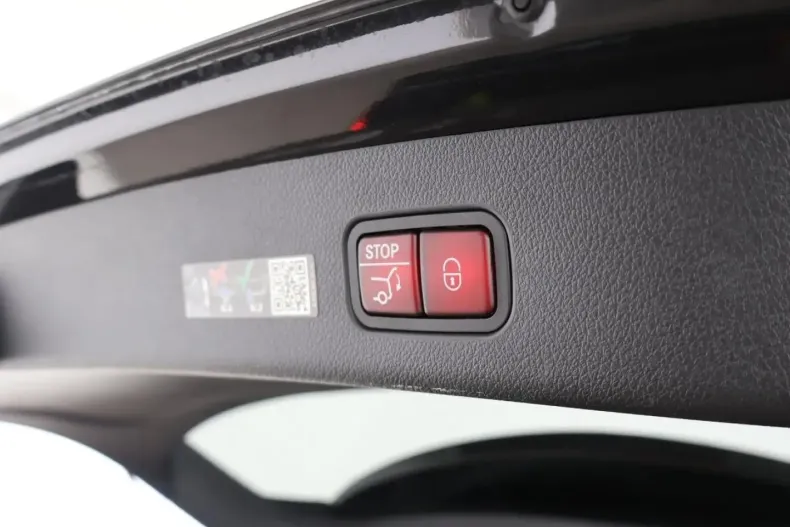 Mercedes-Benz GLC 300 (Clasa GLC) din 2024 cu 19.800 km - oferta MER191372 - foto 20