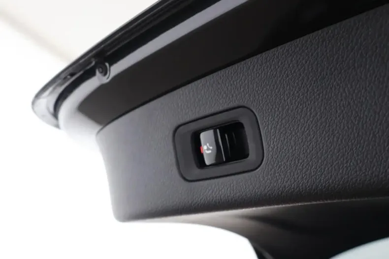 Mercedes-Benz GLC 300 (Clasa GLC) din 2024 cu 19.800 km - oferta MER191372 - foto 21