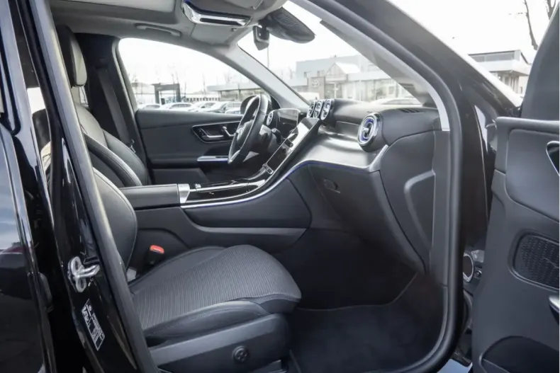 Mercedes-Benz GLC 200 (Clasa GLC) din 2024 cu 20.818 km - oferta MER191404 - foto 4