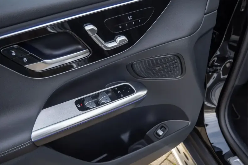 Mercedes-Benz GLC 200 (Clasa GLC) din 2024 cu 20.818 km - oferta MER191404 - foto 22