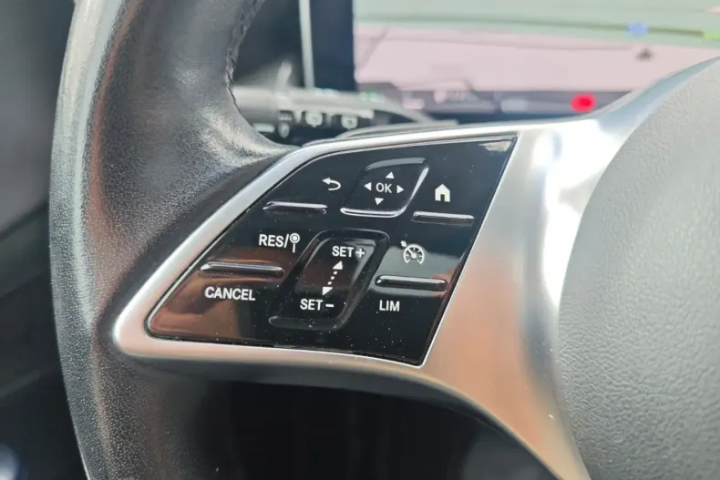 Mercedes-Benz GLC 200 (Clasa GLC) din 2022 cu 50.000 km - oferta MER191405 - foto 27