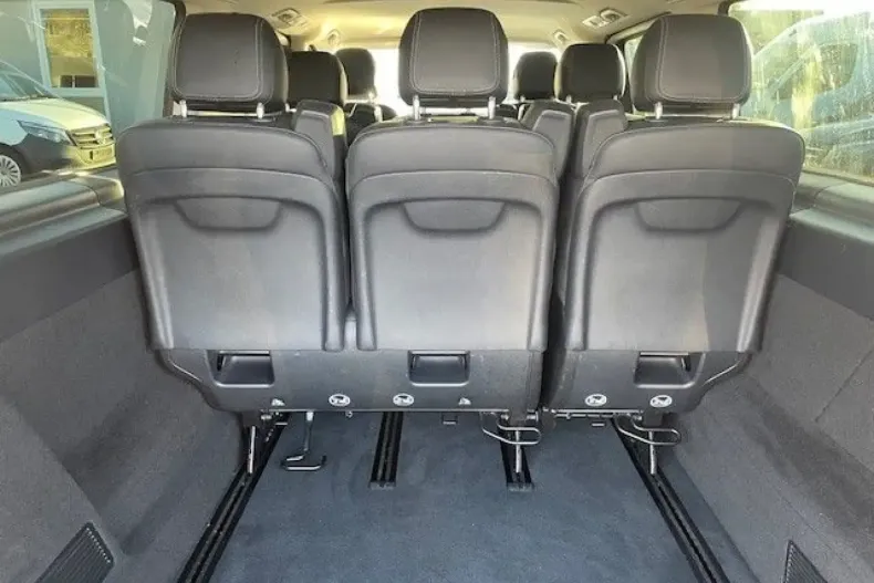 Mercedes-Benz V 300 (Clasa V) din 2023 cu 40.445 km - oferta MER191406 - foto 6