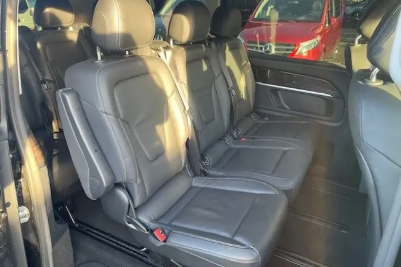 Mercedes-Benz V 300 (Clasa V) din 2023 cu 40.445 km - oferta MER191406 - foto 8