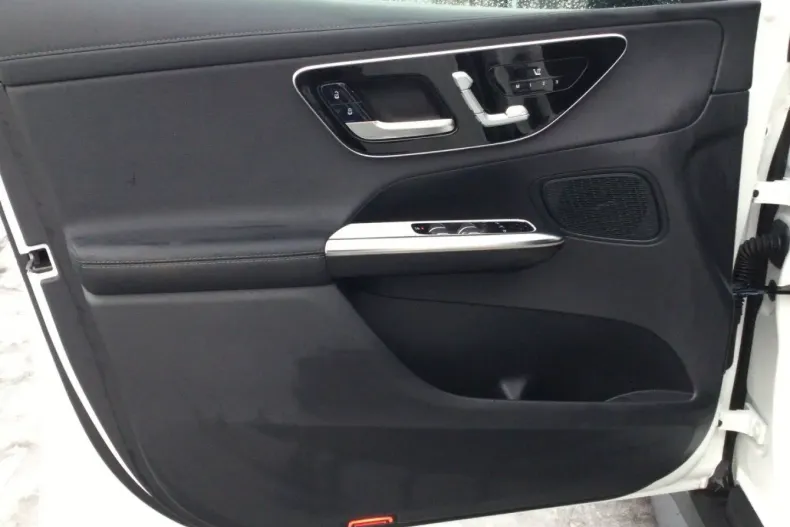 Mercedes-Benz GLC 200 (Clasa GLC) din 2022 cu 65.604 km - oferta MER191423 - foto 13