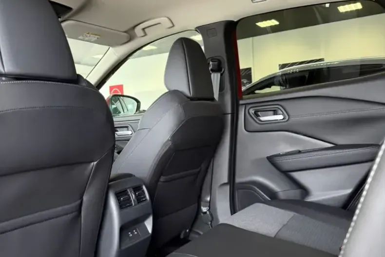 Nissan Qashqai din 2025 cu 0 km - oferta NIS191426 - foto 24