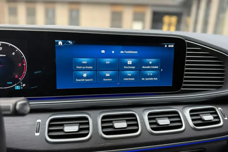 Mercedes-Benz GLE 450 (Clasa GLE) din 2023 cu 84.255 km - oferta MER191429 - foto 40