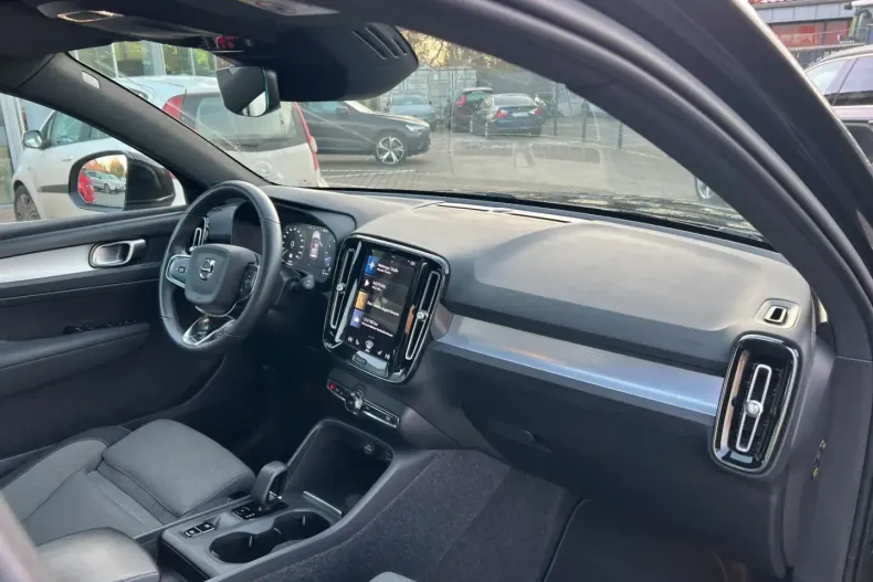 Volvo XC40 din 2022 cu 88.000 km - oferta VOL191454 - foto 8