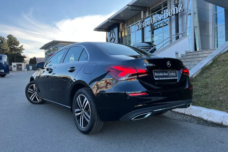 Mercedes-Benz A 250 (Clasa A) din 2021 cu 59.890 km - oferta MER191486 - foto 4