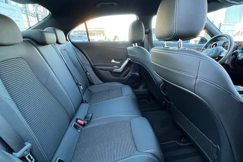 Mercedes-Benz A 250 (Clasa A) din 2021 cu 59.890 km - oferta MER191486 - foto 8