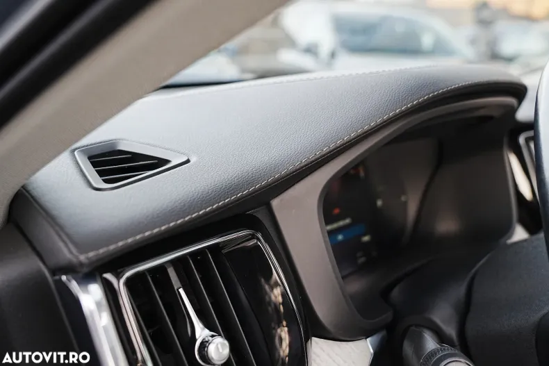 Volvo XC60 din 2022 cu 105.850 km - oferta VOL191496 - foto 33