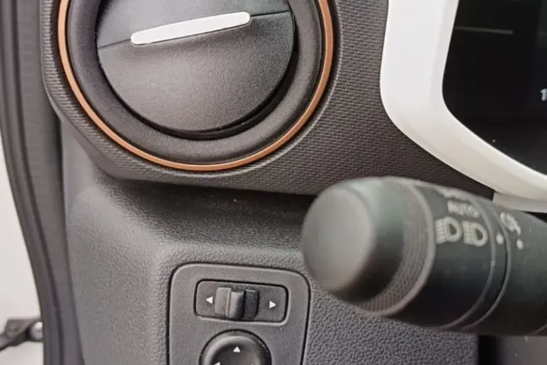 Dacia Spring din 2024 cu 10.597 km - oferta DAC191707 - foto 24