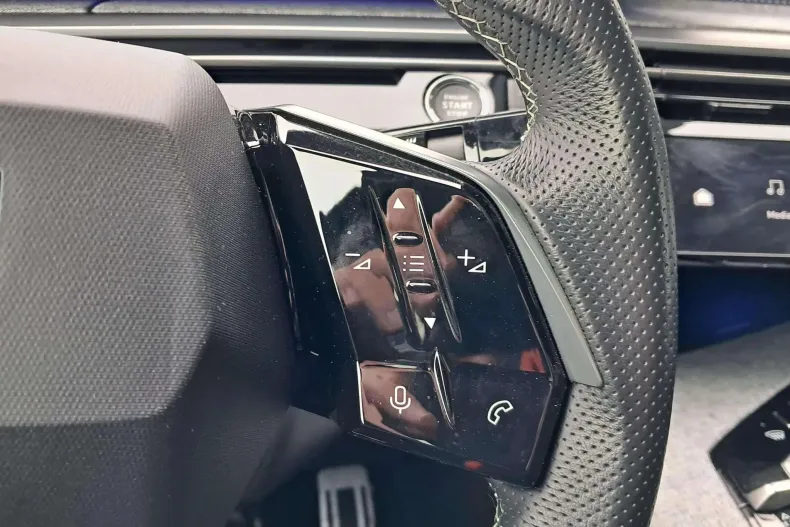 Peugeot 3008 din 2025 cu 9.355 km - oferta PEU191712 - foto 18