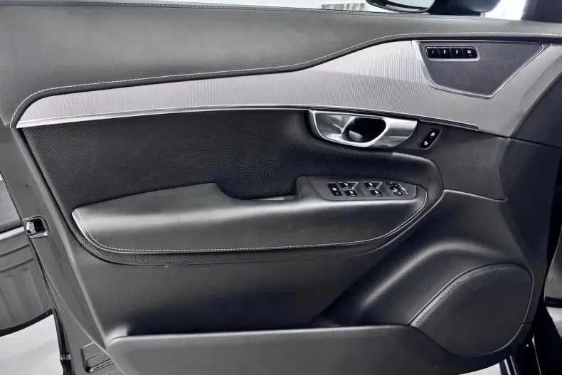 Volvo XC90 din 2022 cu 79.500 km - oferta VOL191713 - foto 12