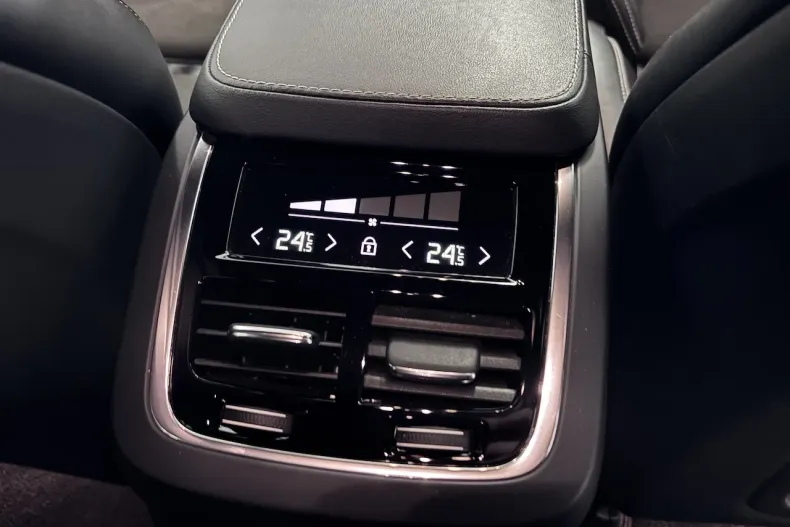 Volvo XC90 din 2022 cu 79.500 km - oferta VOL191713 - foto 25