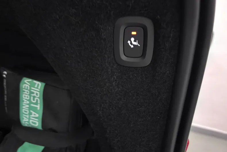 Volvo XC90 din 2022 cu 79.500 km - oferta VOL191713 - foto 40