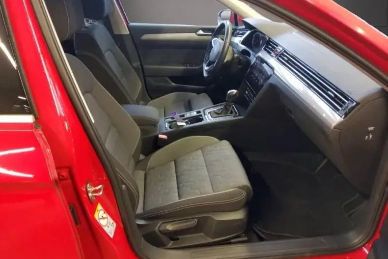 Volkswagen Passat din 2023 cu 84.800 km - oferta VOL191718 - foto 8